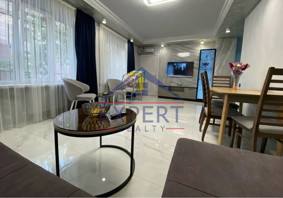 ԿԵՆՏՐՈՆ, ՆԱԼԲԱՆԴՅԱՆ ՓՈՂՈՑ , 3 ՍԵՆՅԱԿ