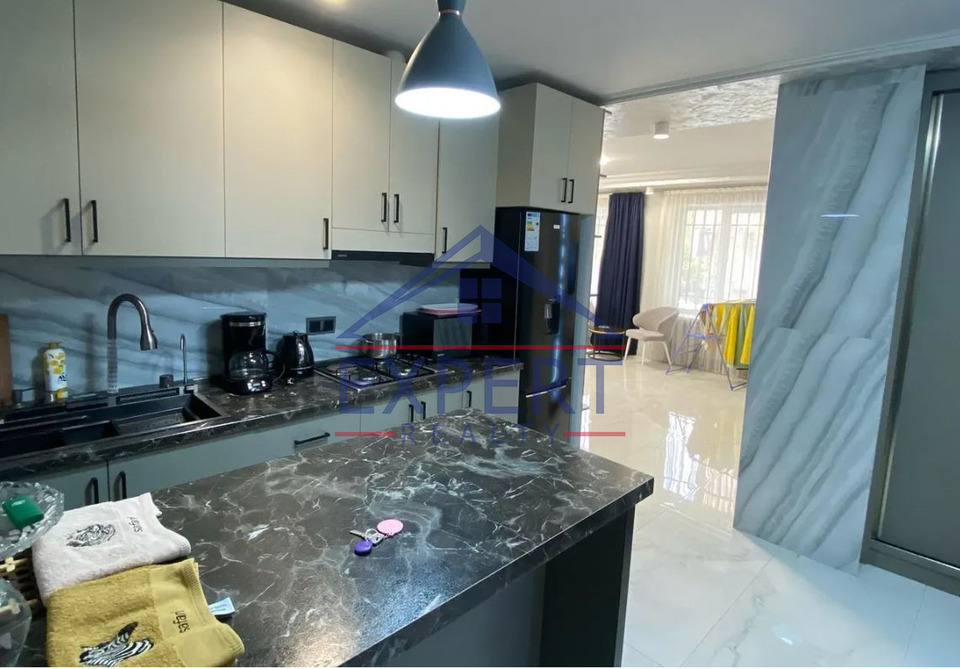 ԿԵՆՏՐՈՆ, ՆԱԼԲԱՆԴՅԱՆ ՓՈՂՈՑ , 3 ՍԵՆՅԱԿ