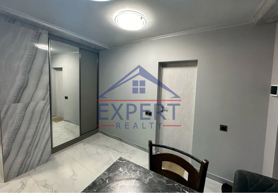 ԿԵՆՏՐՈՆ, ՆԱԼԲԱՆԴՅԱՆ ՓՈՂՈՑ , 3 ՍԵՆՅԱԿ