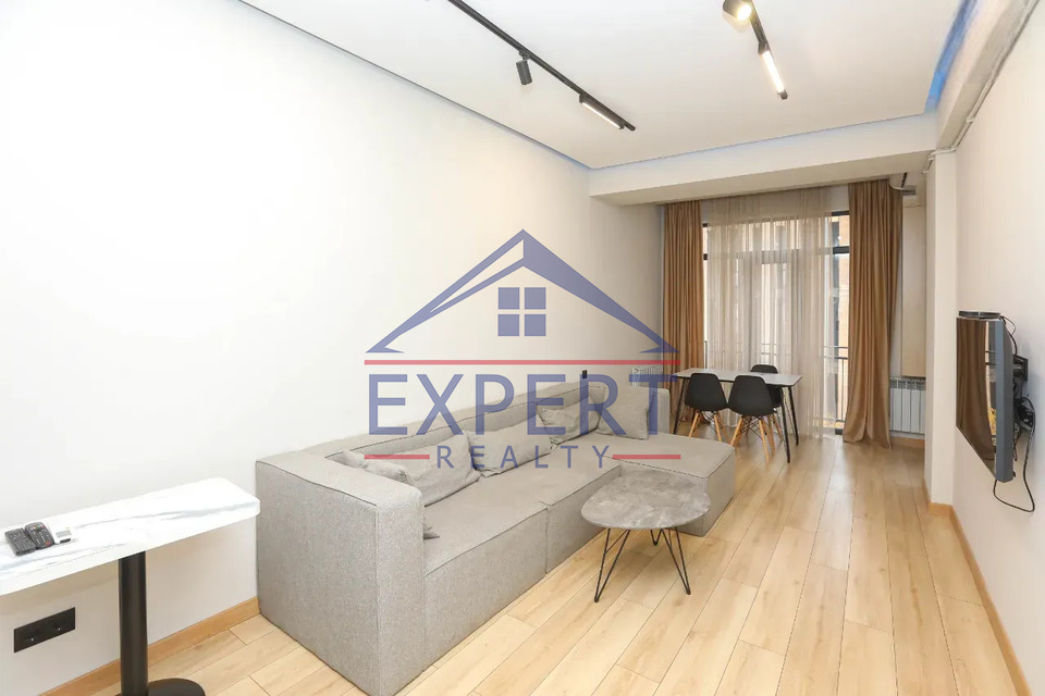 ԿԵՆՏՐՈՆ, ՉԱՐԵՆՑԻ ՓՈՂՈՑ, 2 ՍԵՆՅԱԿ