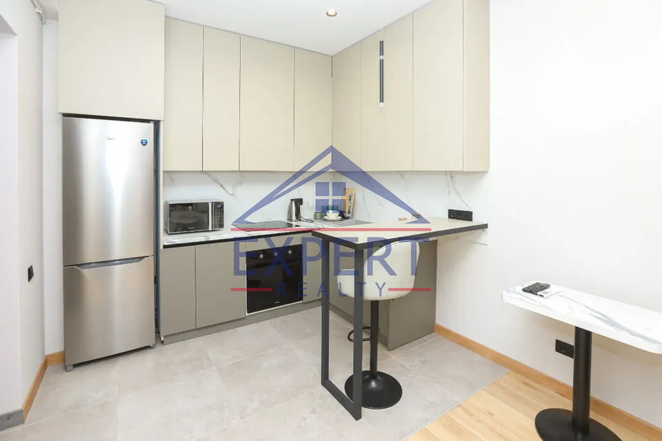 ԿԵՆՏՐՈՆ, ՉԱՐԵՆՑԻ ՓՈՂՈՑ, 2 ՍԵՆՅԱԿ