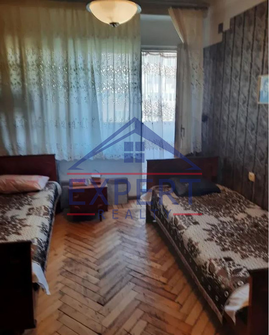 ԿԵՆՏՐՈՆ, ԽՈՐԵՆԱՑՈՒ ՓՈՂՈՑ , 3 ՍԵՆՅԱԿ