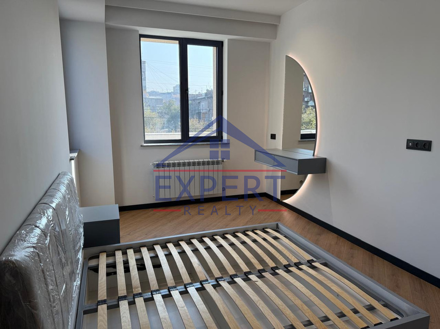 ԱՐԱԲԿԻՐ, ԿՈՄԻՏԱՍԻ ՊՈՂՈՏԱ, 3 ՍԵՆՅԱԿ