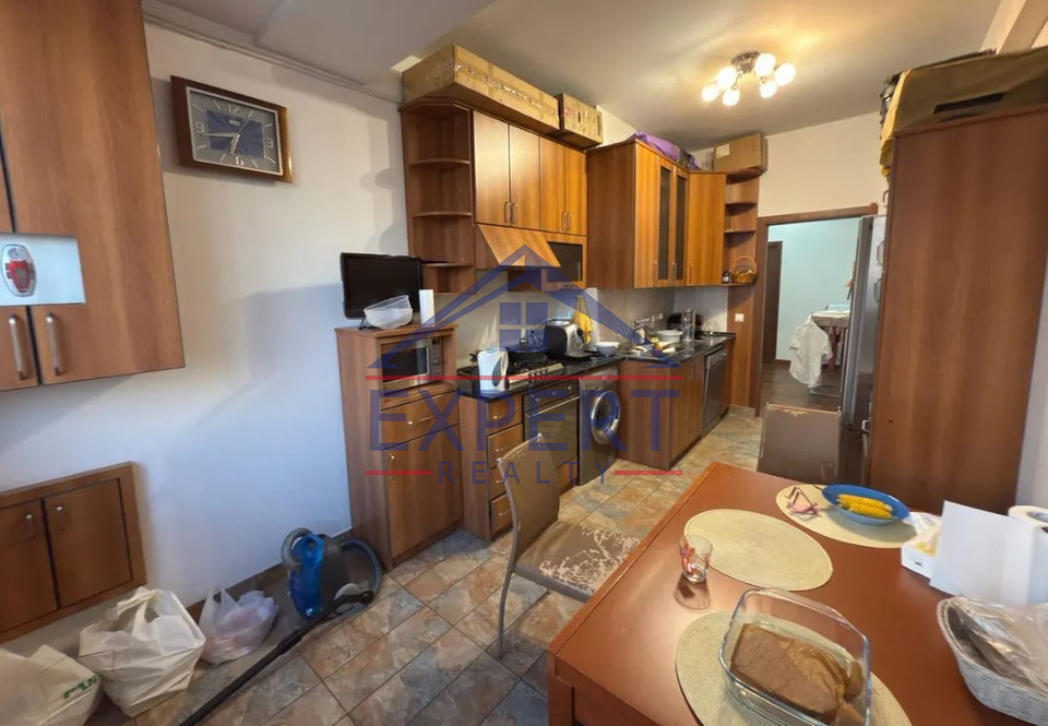 ԱՐԱԲԿԻՐ ՎԻԿՏՈՐ ՀԱՄԲԱՐՑՈՒՄՅԱՆ  3 ՍԵՆՅԱԿ