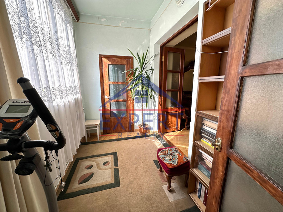 ԱՐԱԲԿԻՐ, ԱԶԱՏՈՒԹՅԱՆ ՊՈՂՈՏԱ, 3 ՍԵՆՅԱԿ