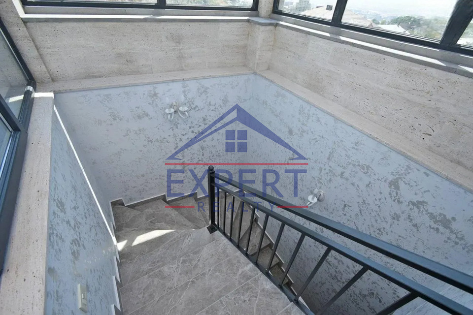 ՔԱՆԱՔԵՌ ԶԵՅԹՈՒՆ, ԳՈԳՈԼԻ ՓՈՂՈՑ, 4 ՍԵՆՅԱԿ