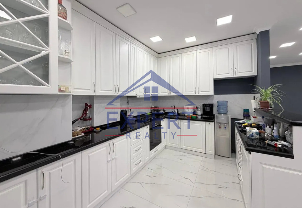 ԿԵՆՏՐՈՆ, ԱՐԱՄԻ ՓՈՂՈՑ, 4 ՍԵՆՅԱԿ