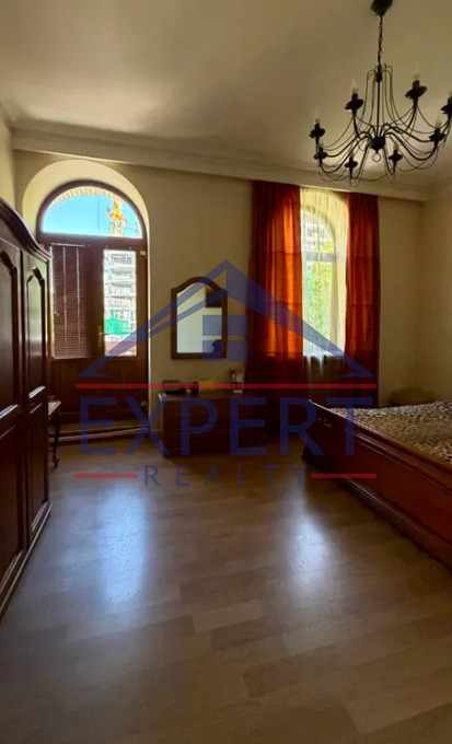 ԿԵՆՏՐՈՆ, ՏԻԳՐԱՆ ՄԵԾ ՊՈՂՈՏԱ, 5 ՍԵՆՅԱԿ