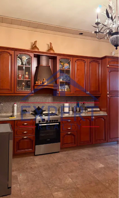 ԿԵՆՏՐՈՆ, ՏԻԳՐԱՆ ՄԵԾ ՊՈՂՈՏԱ, 5 ՍԵՆՅԱԿ