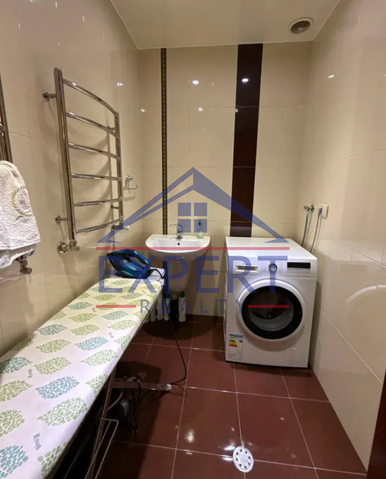 ԱՋԱՓՆՅԱԿ, ԼԵՆԻՆԳՐԱԴՅԱՆ ՓՈՂՈՑ, 3 ՍԵՆՅԱԿ