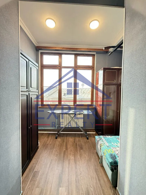 ԿԵՆՏՐՈՆ, ԽԱՆՋՅԱՆ ՓՈՂՈՑ, 3 ՍԵՆՅԱԿ