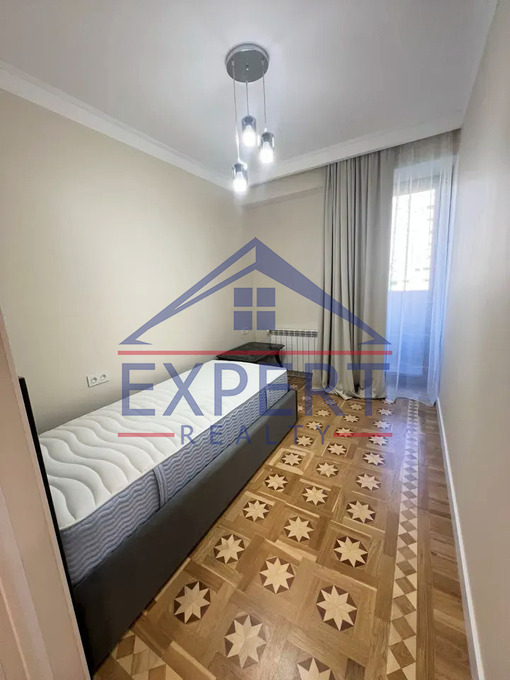 ԱՐԱԲԿԻՐ, ԱՐԱՄ ԽԱՉԱՏՐՅԱՆ ՓՈՂՈՑ, 4 ՍԵՆՅԱԿ