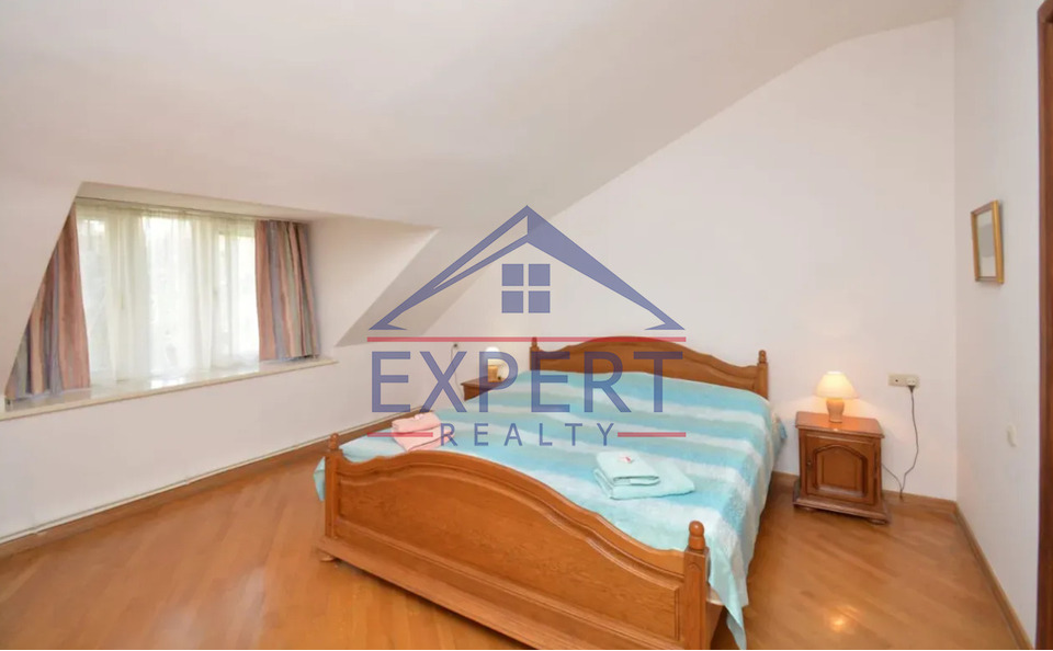 ԿԵՆՏՐՈՆ, ՓԱՐՊԵՑՈՒ ՓՈՂՈՑ, 5 ՍԵՆՅԱԿ