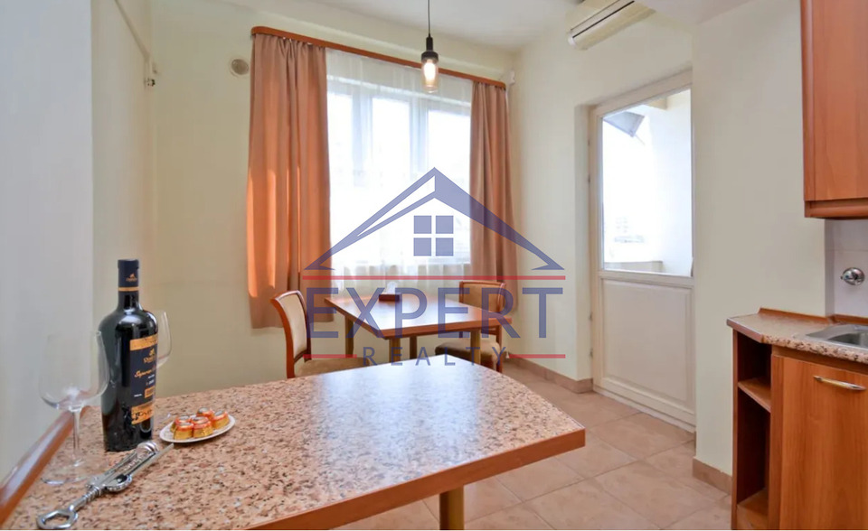 ԿԵՆՏՐՈՆ, ՓԱՐՊԵՑՈՒ ՓՈՂՈՑ, 5 ՍԵՆՅԱԿ