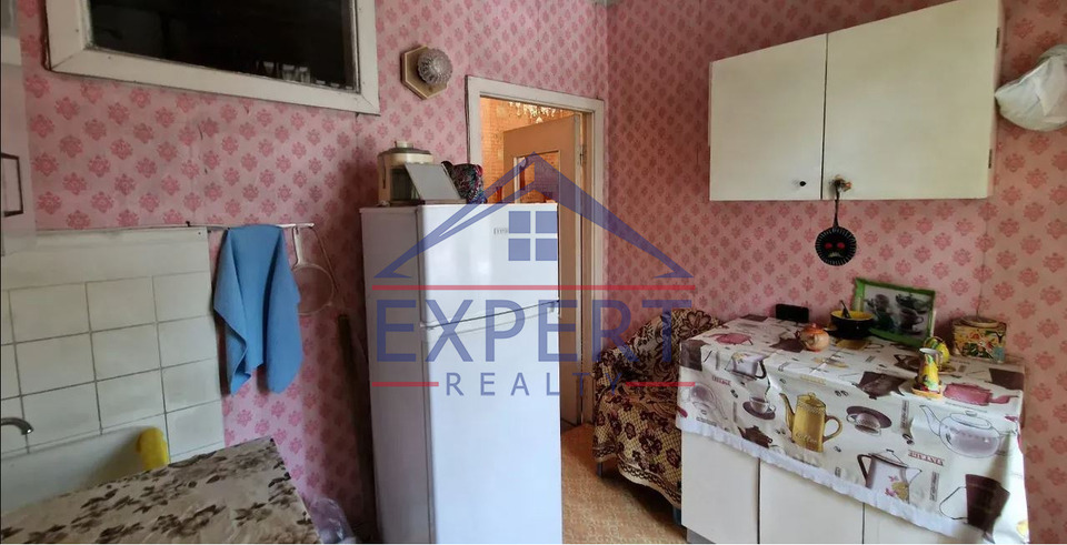 ԱՐԱԲԿԻՐ, ԿՈՄԻՏԱՍԻ ՊՈՂՈՏԱ, 1 ՍԵՆՅԱԿ