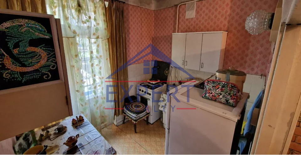 ԱՐԱԲԿԻՐ, ԿՈՄԻՏԱՍԻ ՊՈՂՈՏԱ, 1 ՍԵՆՅԱԿ