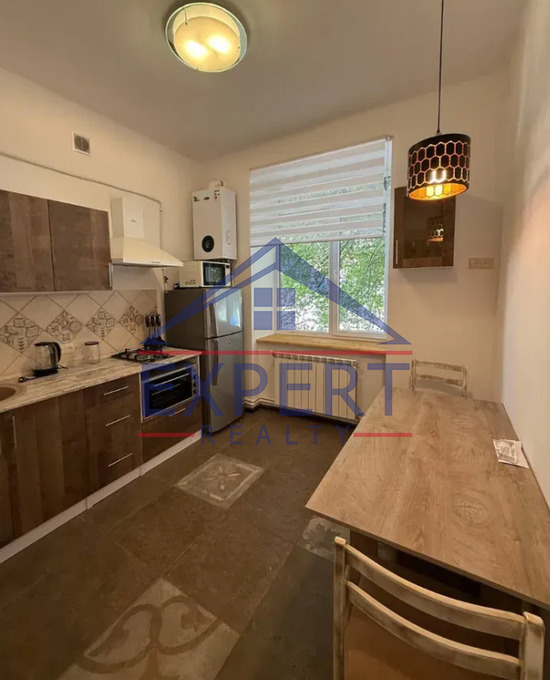 ԿԵՆՏՐՈՆ, ԹԱՄԱՆՅԱՆ ՓՈՂՈՑ, 1 ՍԵՆՅԱԿ