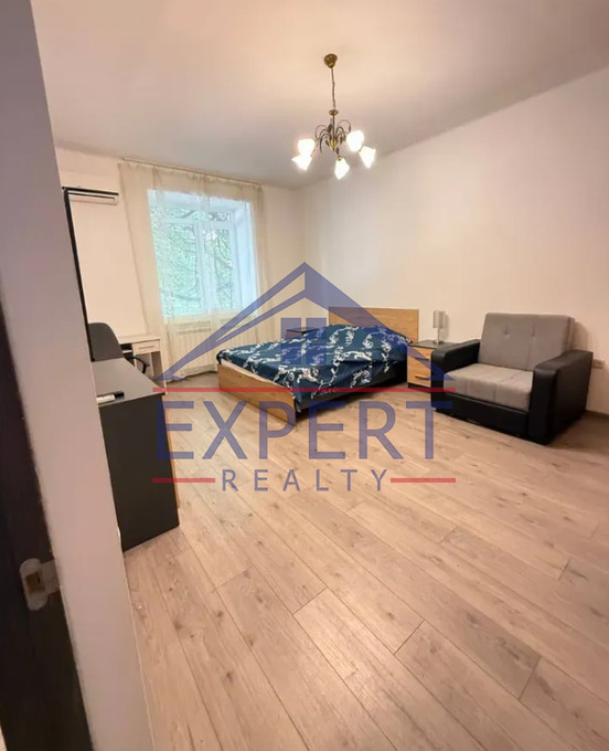 ԿԵՆՏՐՈՆ, ԹԱՄԱՆՅԱՆ ՓՈՂՈՑ, 1 ՍԵՆՅԱԿ