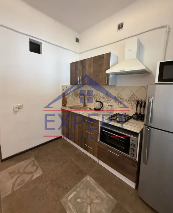 ԿԵՆՏՐՈՆ, ԹԱՄԱՆՅԱՆ ՓՈՂՈՑ, 1 ՍԵՆՅԱԿ