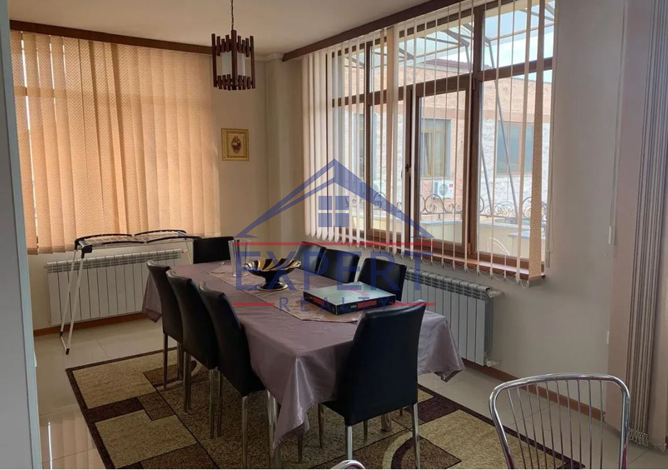 ԱՐԱԲԿԻՐ, ԿՈՄԻՏԱՍԻ ՊՈՂՈՏԱ, 4 ՍԵՆՅԱԿ