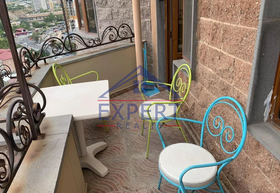 ԱՐԱԲԿԻՐ, ԿՈՄԻՏԱՍԻ ՊՈՂՈՏԱ, 4 ՍԵՆՅԱԿ