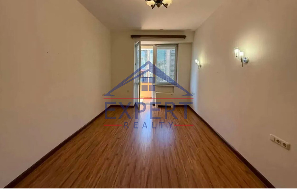 ԿԵՆՏՐՈՆ ԱՄԻՐՅԱՆ ՓՈՂՈՑ , 4 ՍԵՆՅԱԿ