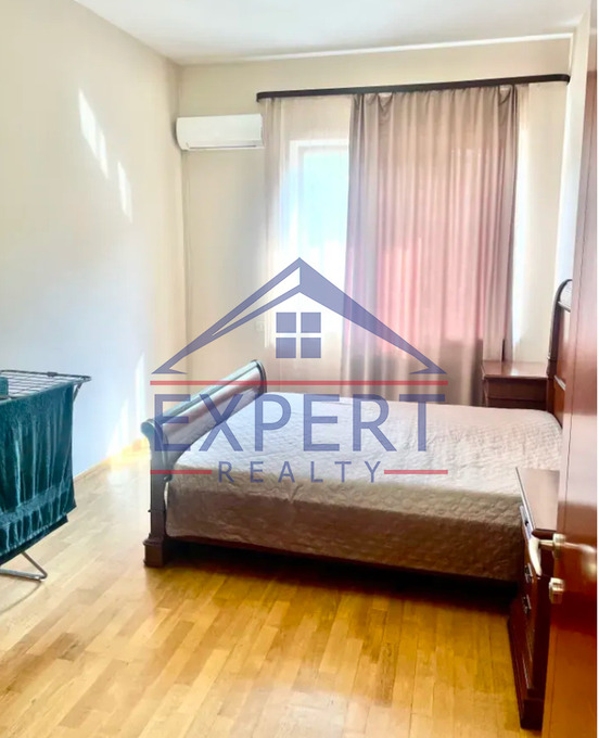 ԿԵՆՏՐՈՆ, ՄԱՇՏՈՑԻ ՊՈՂՈՏԱ, 3 ՍԵՆՅԱԿ