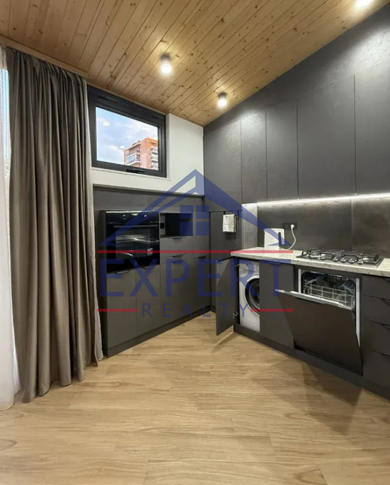 ԿԵՆՏՐՈՆ, ԿՈՂԲԱՑՈՒ ՓՈՂՈՑ, 3 ՍԵՆՅԱԿ