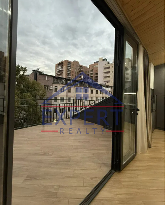 ԿԵՆՏՐՈՆ, ԿՈՂԲԱՑՈՒ ՓՈՂՈՑ, 3 ՍԵՆՅԱԿ