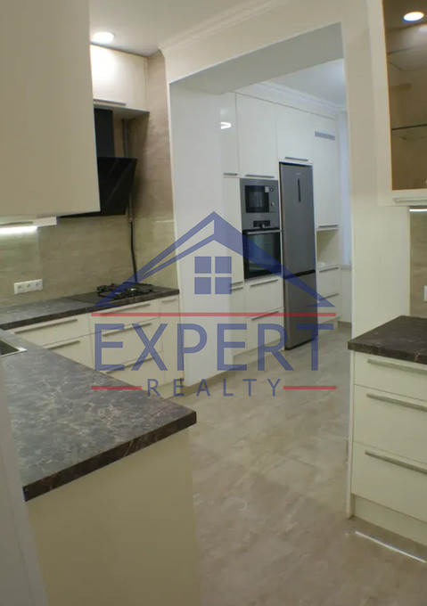 ԿԵՆՏՐՈՆ, ԱԲՈՎՅԱՆ ՓՈՂՈՑ, 3 ՍԵՆՅԱԿ