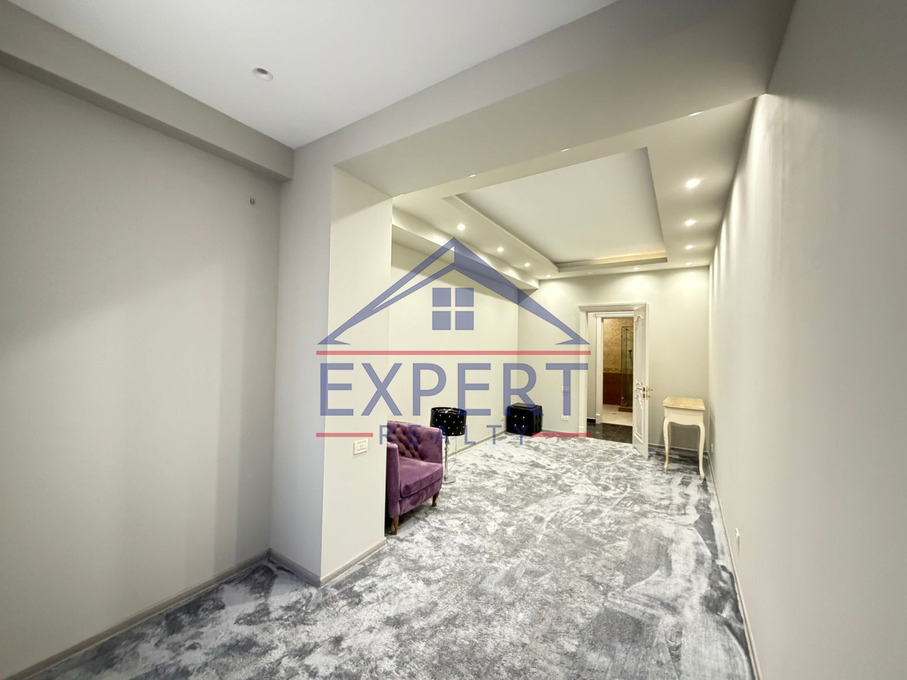 ԿԵՆՏՐՈՆ, ՀՅՈՒՍԻՍԱՅԻՆ ՊՈՂՈՏԱ, 3 ՍԵՆՅԱԿ