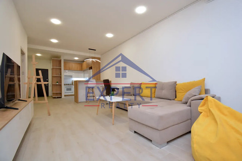 ԱՋԱՓՆՅԱԿ, ՖՈՒՉԻԿԻ ՓՈՂՈՑ, 2 ՍԵՆՅԱԿ