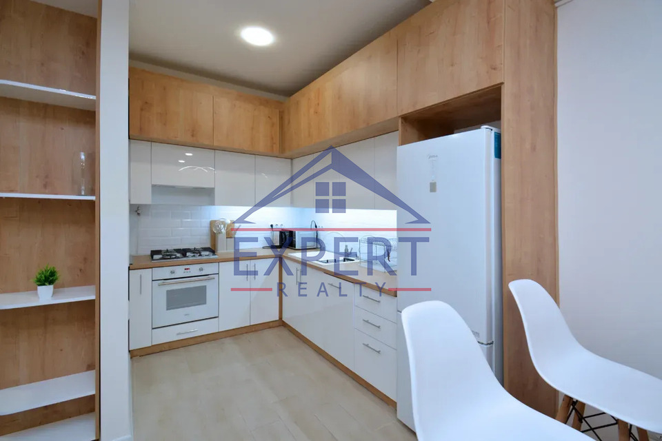 ԱՋԱՓՆՅԱԿ, ՖՈՒՉԻԿԻ ՓՈՂՈՑ, 2 ՍԵՆՅԱԿ