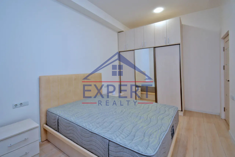 ԱՋԱՓՆՅԱԿ, ՖՈՒՉԻԿԻ ՓՈՂՈՑ, 2 ՍԵՆՅԱԿ