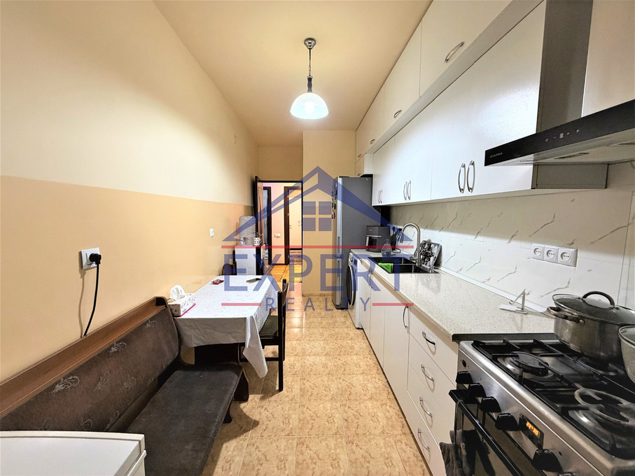 ԷՐԵԲՈՒՆԻ, ՆՈՐ ԱՐԵՇ, 4 ՍԵՆՅԱԿ