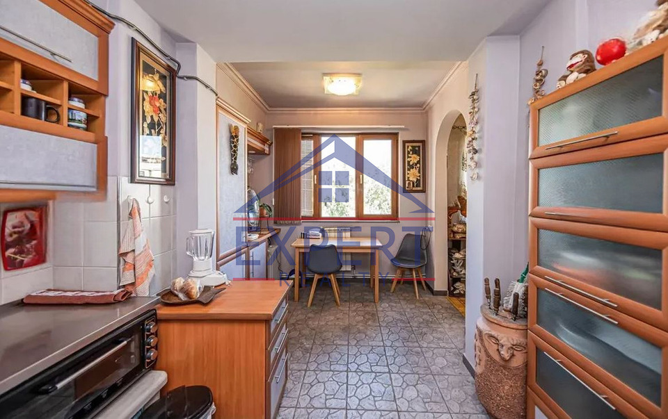 ԿԵՆՏՐՈՆ, ԽՈՐԵՆԱՑՈՒ ՓՈՂՈՑ, 3 ՍԵՆՅԱԿ