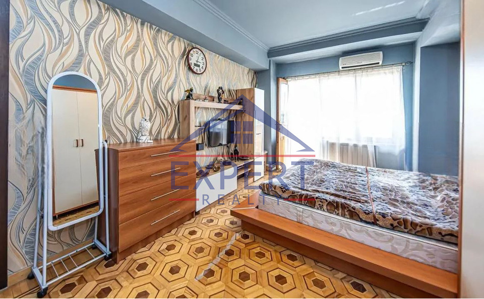 ԿԵՆՏՐՈՆ, ԽՈՐԵՆԱՑՈՒ ՓՈՂՈՑ, 3 ՍԵՆՅԱԿ