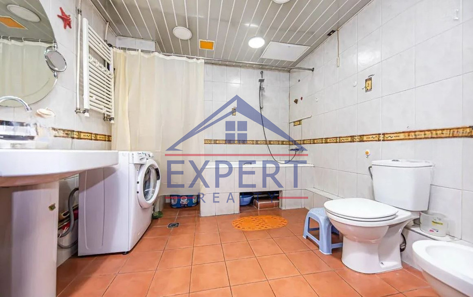 ԿԵՆՏՐՈՆ, ԽՈՐԵՆԱՑՈՒ ՓՈՂՈՑ, 3 ՍԵՆՅԱԿ