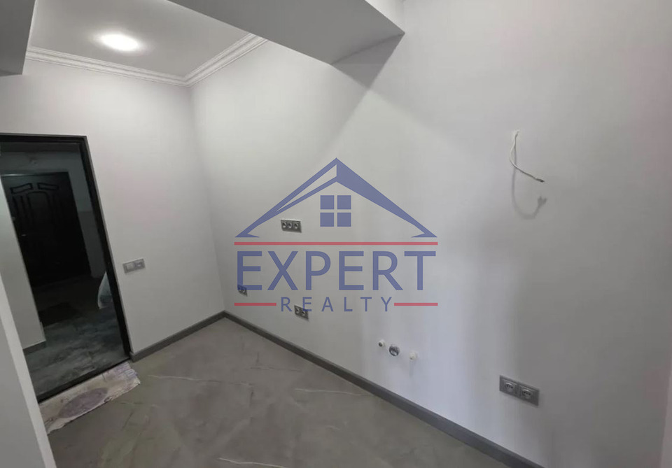 ԿԵՆՏՐՈՆ ԵԶՆԻԿ ԿՈՂԲԱՑԻ, 1 ՍԵՆՅԱԿ