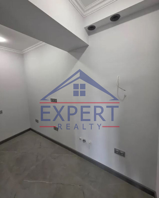 ԿԵՆՏՐՈՆ ԵԶՆԻԿ ԿՈՂԲԱՑԻ, 1 ՍԵՆՅԱԿ