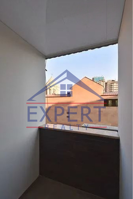 ԿԵՆՏՐՈՆ ԵՐՎԱՆԴ ՔՈՉԱՐ, 3 ՍԵՆՅԱԿ