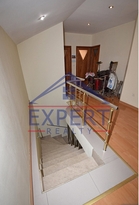 ԱՐԱԲԿԻՐ, ՎԻԿՏՈՐ ՀԱՄԲԱՐՁՈՒՄՅԱՆ, 4 ՍԵՆՅԱԿ