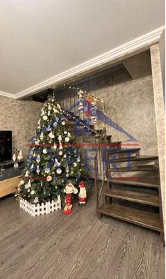 ԿԵՆՏՐՈՆ, ՉԱՐԵՆՑԻ ՓՈՂՈՑ, 4 ՍԵՆՅԱԿ