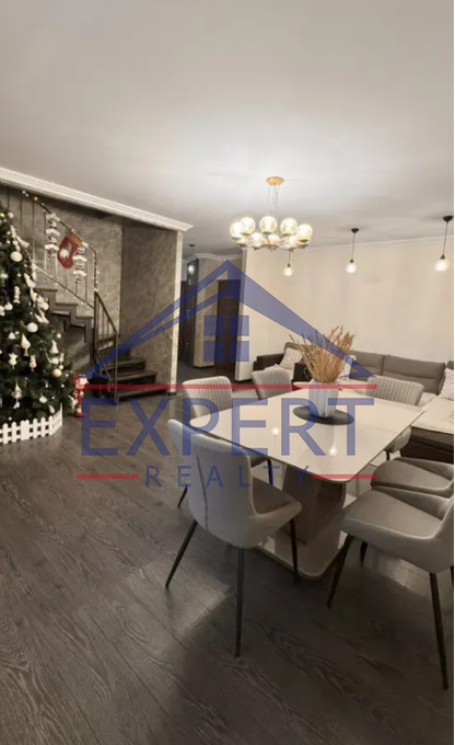 ԿԵՆՏՐՈՆ, ՉԱՐԵՆՑԻ ՓՈՂՈՑ, 4 ՍԵՆՅԱԿ