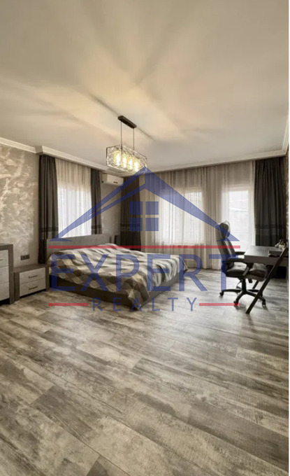 ԿԵՆՏՐՈՆ, ՉԱՐԵՆՑԻ ՓՈՂՈՑ, 4 ՍԵՆՅԱԿ