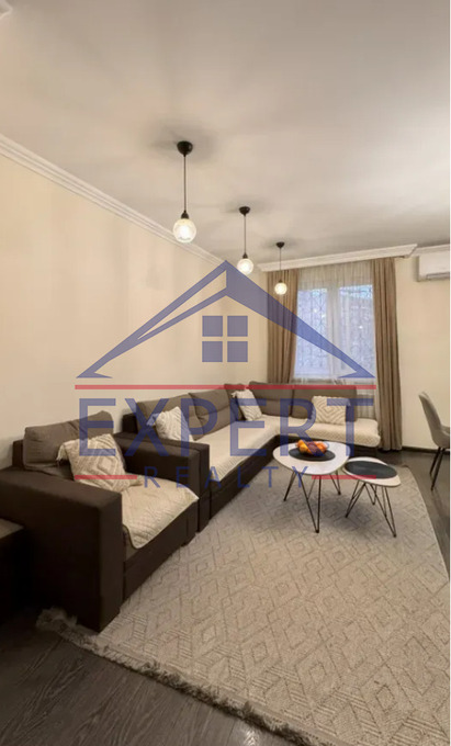 ԿԵՆՏՐՈՆ, ՉԱՐԵՆՑԻ ՓՈՂՈՑ, 4 ՍԵՆՅԱԿ