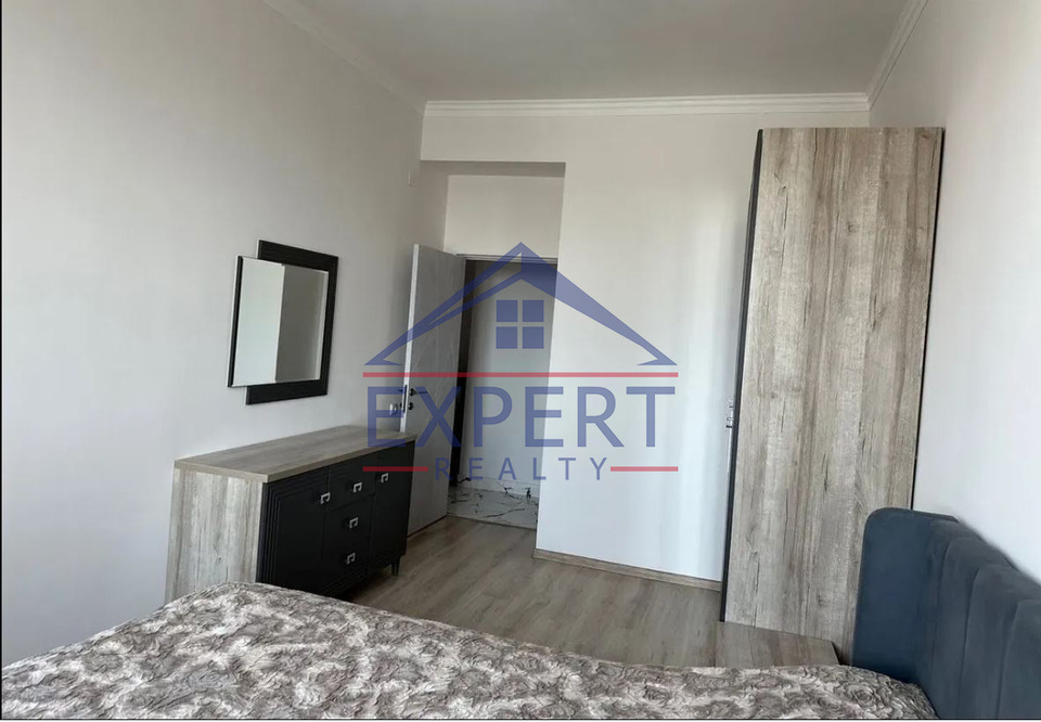 ԿԵՆՏՐՈՆ, ՌՈՍՏՈՄԻ ՓՈՂՈՑ, 3 ՍԵՆՅԱԿ