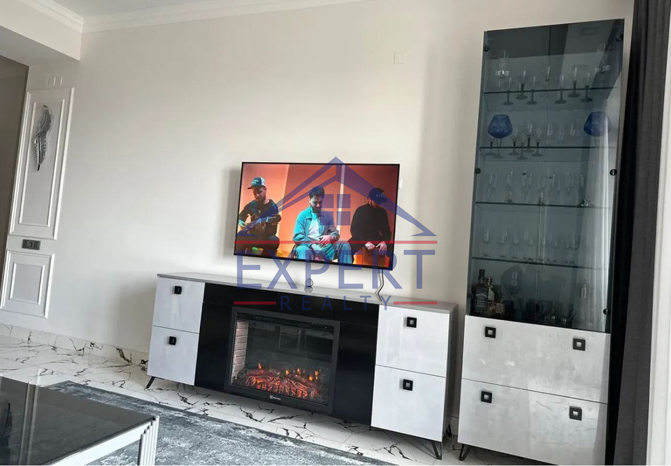 ԿԵՆՏՐՈՆ, ՌՈՍՏՈՄԻ ՓՈՂՈՑ, 3 ՍԵՆՅԱԿ