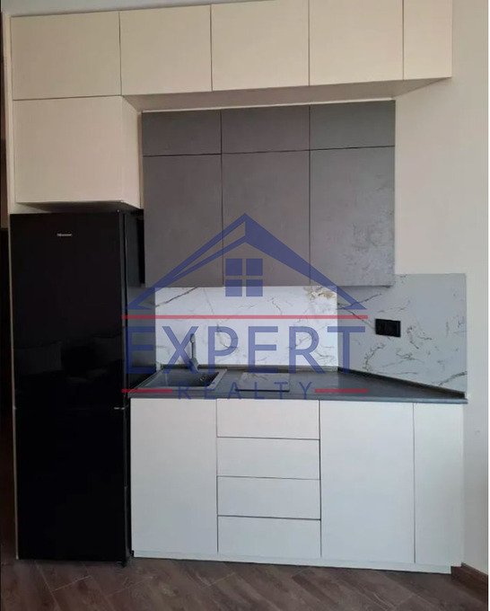 ԱՋԱՓՆՅԱԿ ԼՈՒԿԱՇԻՆԻ ՓՈՂՈՑ, 1 ՍԵՆՅԱԿ