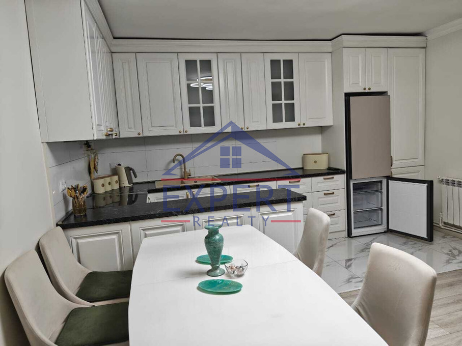 ԿԵՆՏՐՈՆ, ԽԱՆՋՅԱՆ ՓՈՂՈՑ, 3 ՍԵՆՅԱԿ